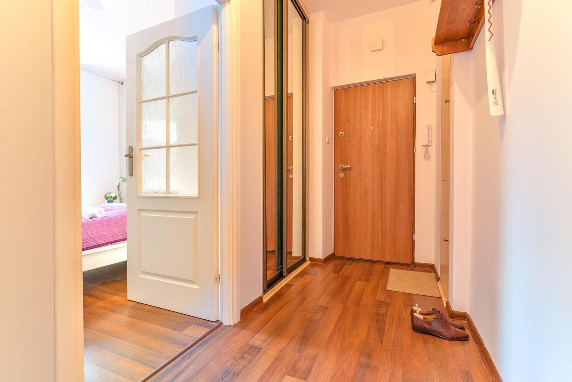 Cozy Apartment With Balcony - Palace Of Culture By Rent Like Home Варшава Экстерьер фото